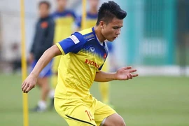Đừng quá trông chờ vào Quang Hải