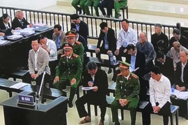 Cựu phó Văn phòng UBND TP Đà Nẵng khóc tại tòa