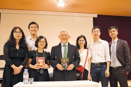 Hiệp sĩ Bắc Ðẩu Bội tinh và dự án Cấy nền