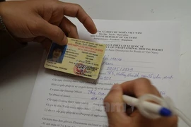 Bỏ bằng lái, không đóng phạt, có đăng ký mới được không?