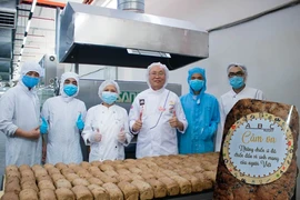 Tri ân y, bác sĩ tuyến đầu chống dịch