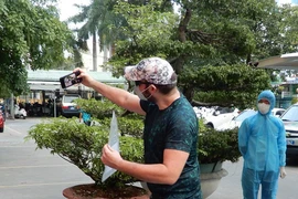 Dịch COVID-19: Quyết liệt cách ly để hạn chế tổn thất