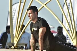 Figo, Anelka, Roberto Carlos giúp UAE phòng dịch COVID-19