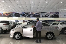 Hàng loạt nhà máy đóng cửa, giá ô tô giảm 350 triệu vẫn ế