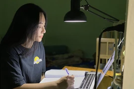 Băn khoăn công nhận kết quả học qua Internet