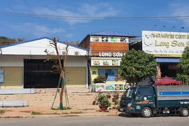 Xây dựng không phép tràn lan quanh Khu hóa dầu miền Nam