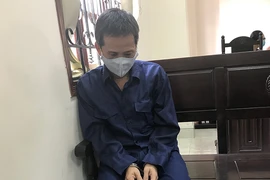Xử kín cựu nhân viên bảo trợ xã hội dâm ô
