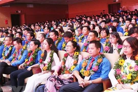 Tuyên dương thanh niên tiên tiến làm theo lời Bác