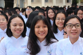 Trả lại đúng trật tự: Khai giảng rồi đi học