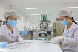 Sếp công ty du lịch: ‘Chúng tôi bán cả dưa hấu’