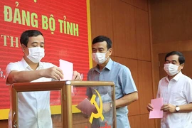Ứng viên Trung ương khóa XIII được giới thiệu thế nào?