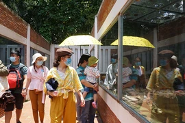 Nghỉ lễ 1 ngày, du lịch TP.HCM vẫn hút khách