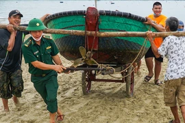 Chiều nay, bão đổ bộ Quảng Bình - Quảng Nam