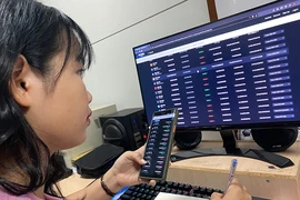 Mất tiền tỉ vì mê làm giàu cấp tốc qua mạng