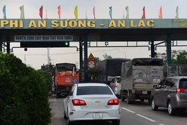 TP.HCM kiến nghị buộc ô tô dán thẻ thu phí không dừng
