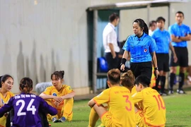 Án phạt đau đầu cho bóng đá Việt Nam