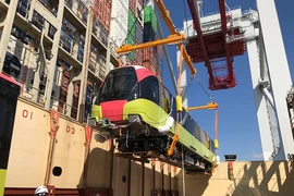 Đoàn tàu tuyến metro Nhổn - ga Hà Nội sắp cập cảng Hải Phòng