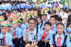 Sách lớp 2, lớp 6 mới đang được thẩm định ra sao?