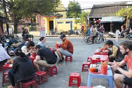 Lạc vào những con phố ẩm thực Sài thành
