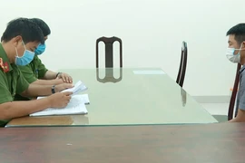 Video: Khởi tố đối tượng nhận hối lộ, tiếp tay cho lâm tặc phá rừng