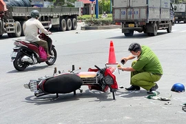 Video: Ô tô và xe máy va chạm, một người đàn ông tử vong tại chỗ