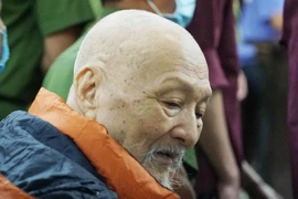 Video: Ông Lê Tùng Vân bàng hoàng khi nghe toà tuyên án