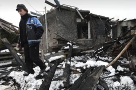 Đông Ukraine 'lặng tiếng súng', đàm phán vẫn tạm hoãn