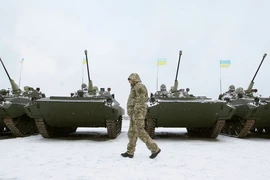 ‘Xe lính' tông xe buýt: 12 binh sĩ Ukraine thiệt mạng