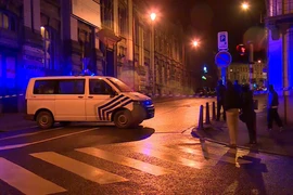 Ga xe lửa Paris báo động có bom, sơ tán gấp