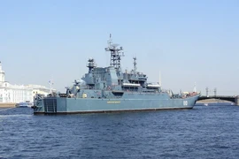 Tàu chiến và tàu ngầm Nga áp sát biên giới Latvia