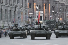 Siêu tăng Armata sắp thêm trọng pháo 152mm