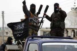Phát hiện Thổ Nhĩ Kỳ tiếp đạn ‘nuôi’ khủng bố tại Syria