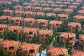 Sự xa hoa và bí ẩn của ngôi làng giàu nhất Trung Quốc