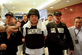 Ông Duterte đòi treo cổ 20 cảnh sát 'bẩn'