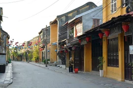 Đến Hội An ngắm dàn xe cổ hoành tráng diễu hành trên phố