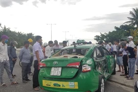 Va chạm giữa taxi và xe tải, 1 hành khách tử vong