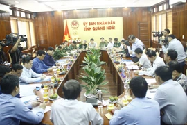 Bộ trưởng Nguyễn Xuân Cường tới Quảng Ngãi chỉ đạo chống bão