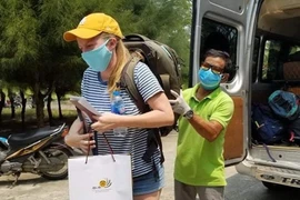 9 du khách hoàn thành cách ly ở Quảng Nam về nước