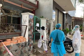 Tỉnh Quảng Ngãi thực hiện cách ly nhiều khu có ca nhiễm COVID-19. Ảnh: TN