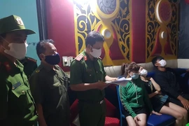 Quảng Nam: 10 người trong quán karaoke dương tính với ma tuý