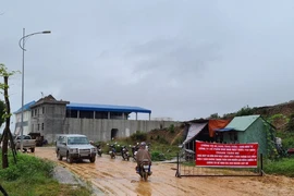 Vụ treo băng rôn đòi nợ 130 tỉ: các bên ngồi lại với nhau