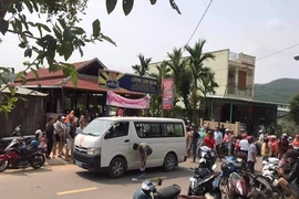 Ghen tuông, chồng đâm chết đầu bếp, chém vợ cũ rồi tự sát