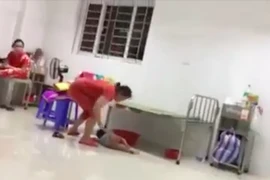 Công an xác minh clip mẹ liên tục đánh con 1 tuổi trong bệnh viện
