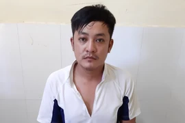 Trộm vé số của cụ bà đi bán dạo rồi mang bán rẻ cho người khác