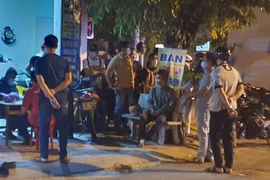 Thanh niên mang dao đi cướp cửa hàng Viettel