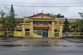 Quảng Nam: Nam sinh lớp 11 tiêm liên tiếp 2 mũi vaccine COVID-19