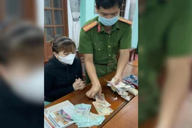 Quên rút chìa khoá xe máy, 1 người bị trộm 38 triệu để trong cốp 