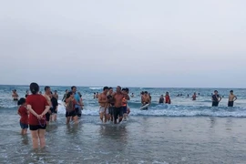 Phó trưởng công an phường cùng 4 người dân cứu sống nạn nhân đuối nước