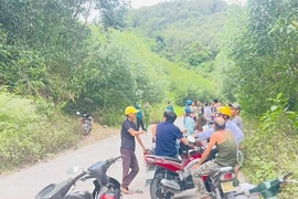 Người đàn ông treo cổ tự tử để lại 2 con nhỏ và vợ sắp sinh đôi