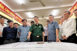 Máy bay, tàu nước ngoài cùng tìm kiếm 13 ngư dân chết và mất tích trên biển 